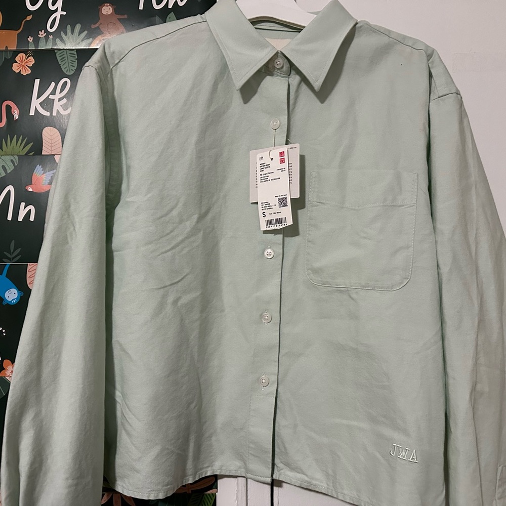 JWA - Uniqlo Boxy Button Up - Picture 2 of 10